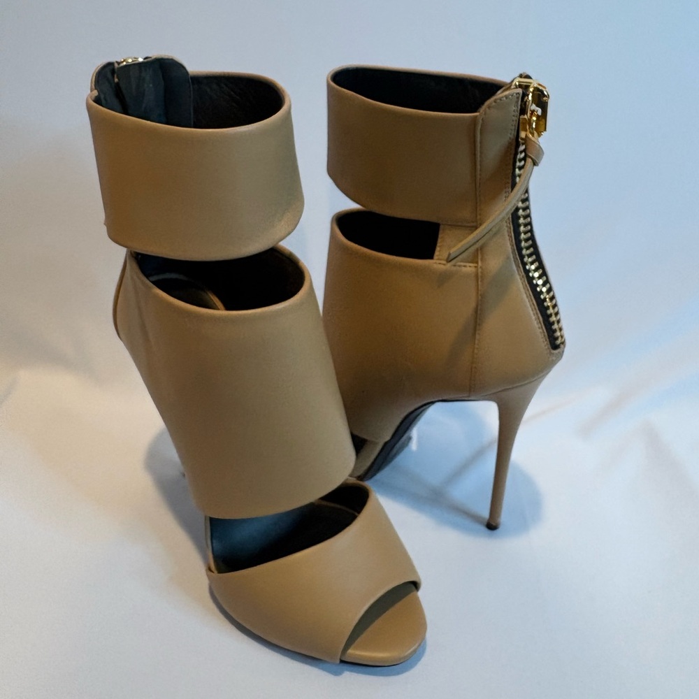 Giuseppe Zanotti High Heel Sandal - Picture 8 of 10